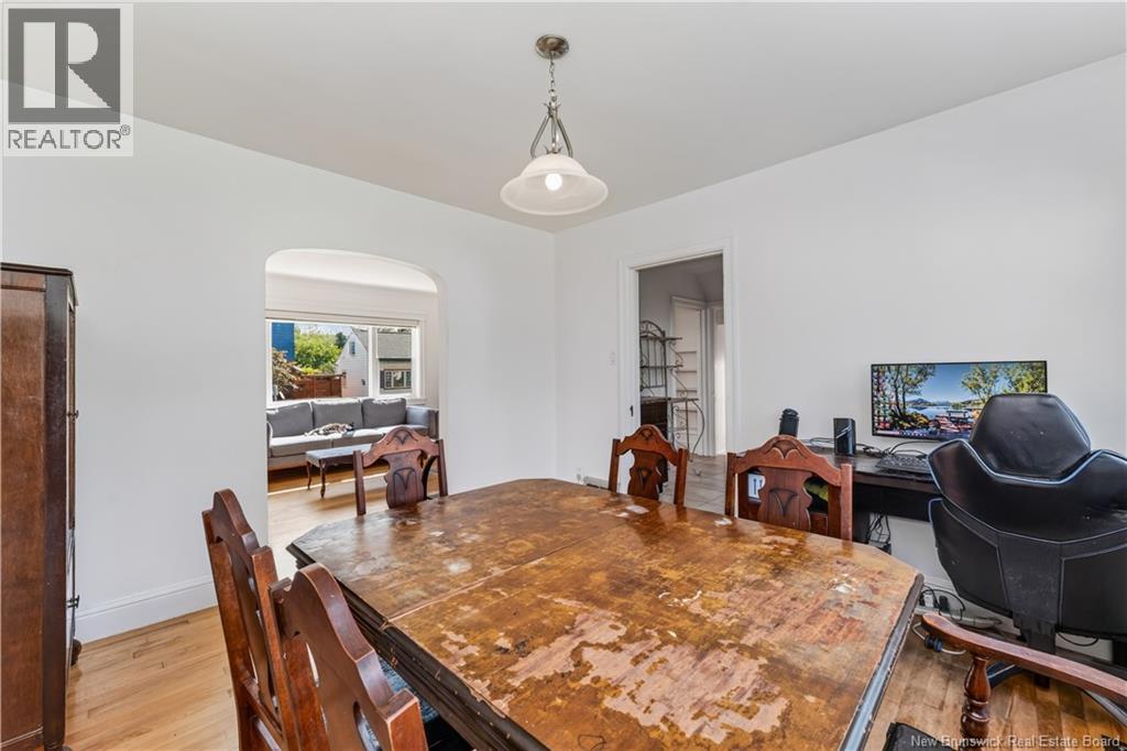 98 Maple Street Property Photo 31