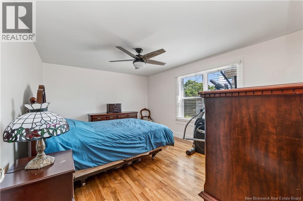 98 Maple Street Property Photo 42