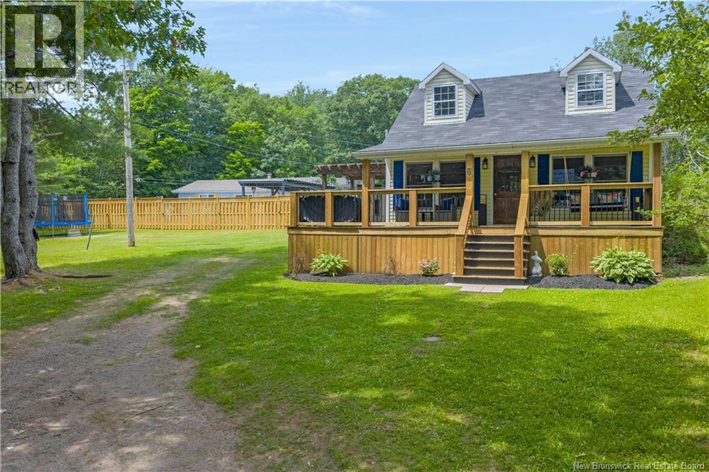 6 Maple Grove Lane Property Photo 3