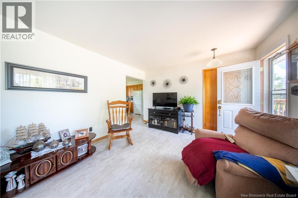 2 Manchester Crescent Property Photo 4