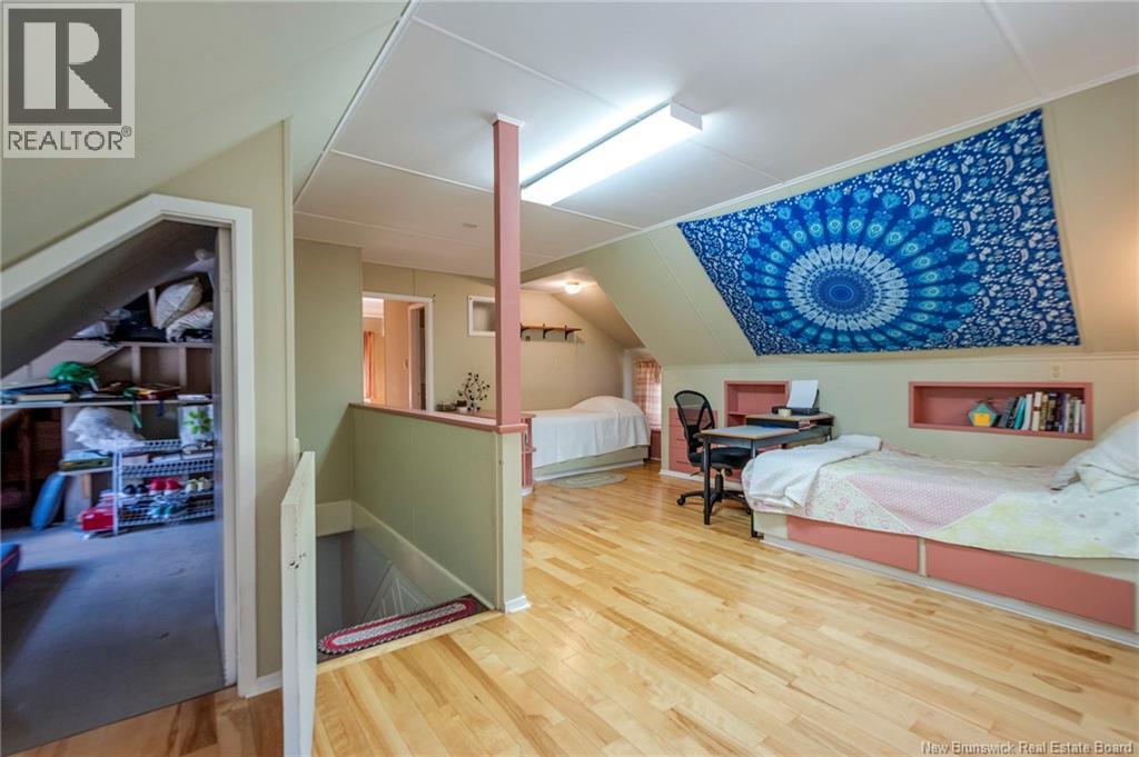19 Seely Street Property Photo 33