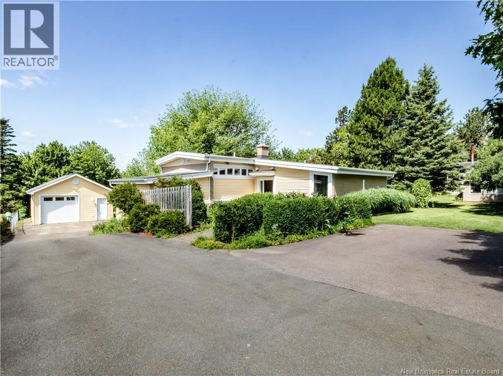 1137 Amirault Property Photo 1