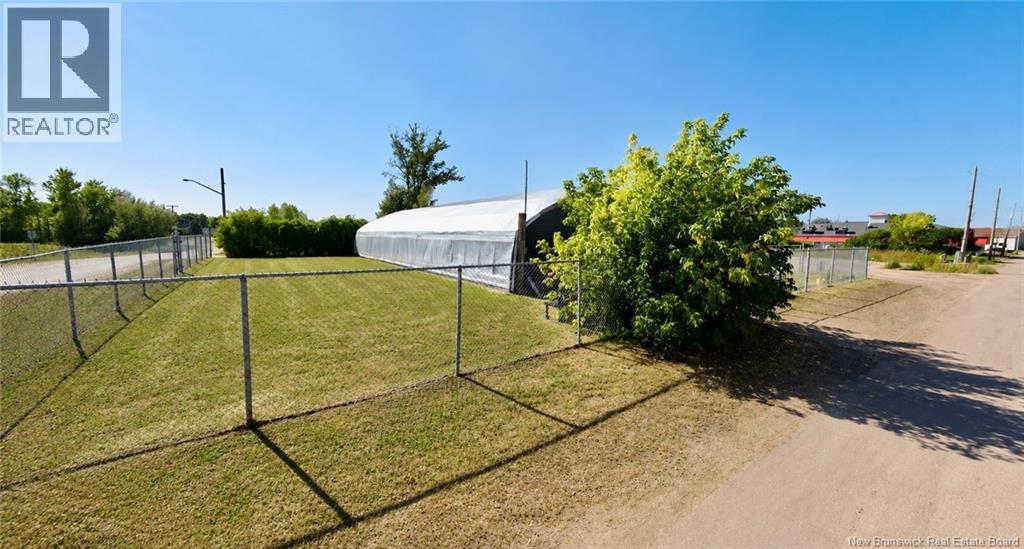 16-19 Du Vestiaire Street Property Photo 3