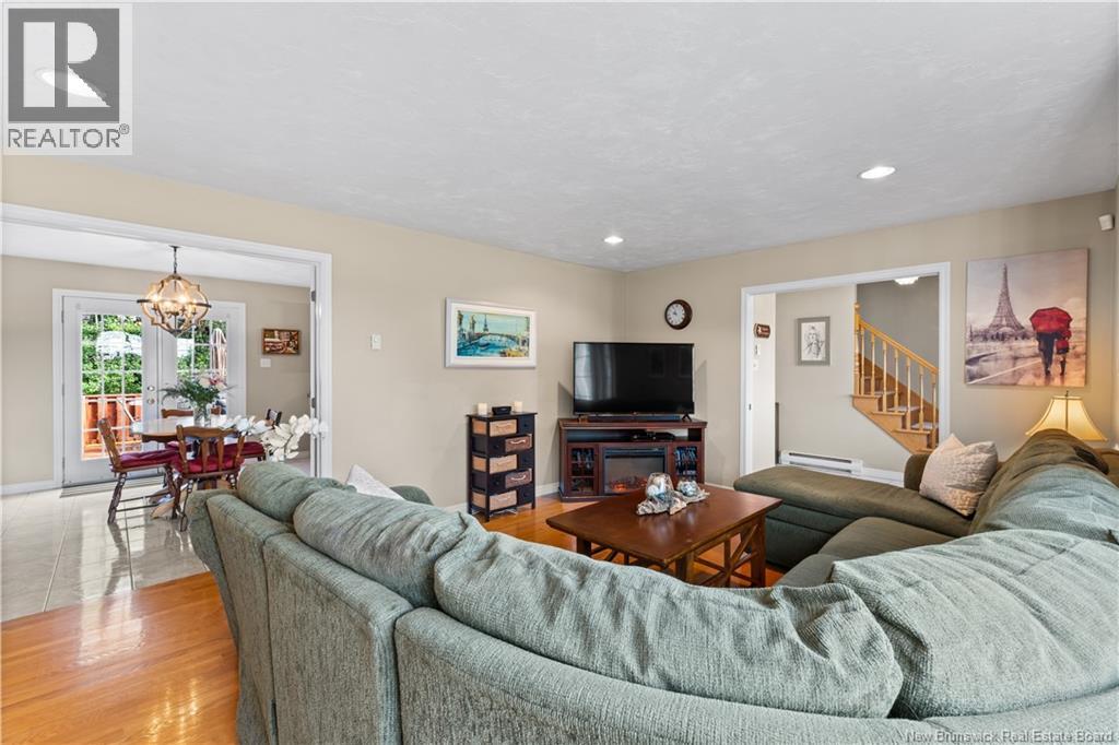 609 Clarence-cormier Street Property Photo 6