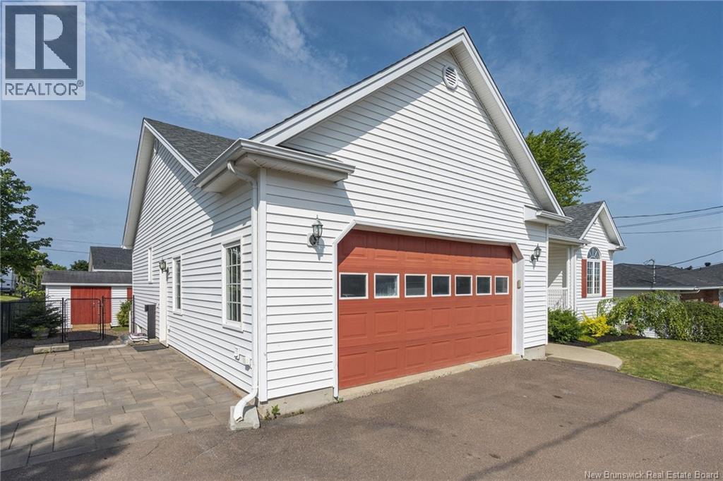 11 Weymond Crescent Property Photo 2