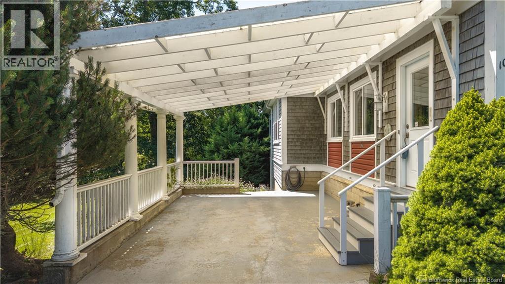 101 Carleton Street Property Photo 3