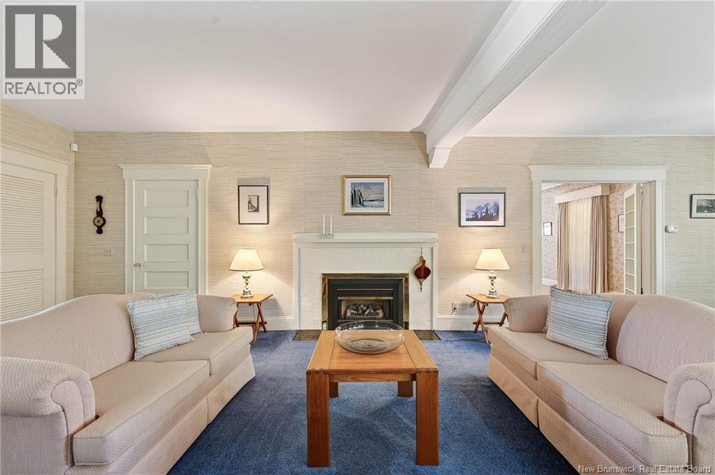 101 Carleton Street Property Photo 4