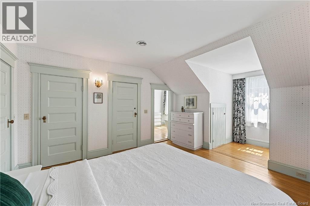 101 Carleton Street Property Photo 28