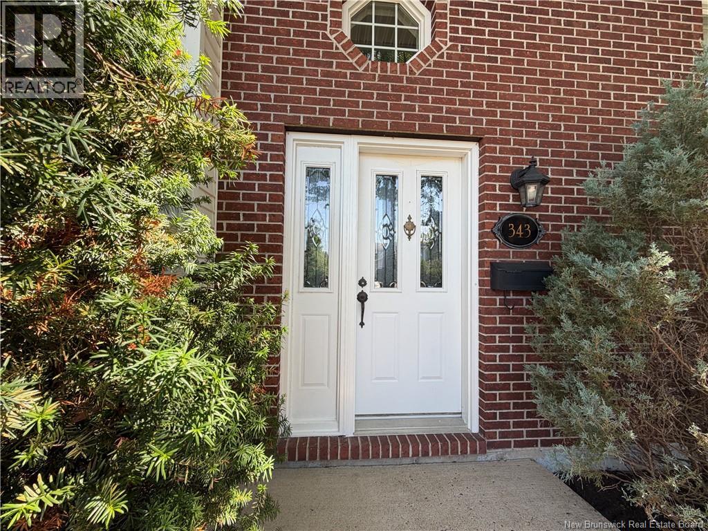 343 Glencairn Drive Property Photo 3