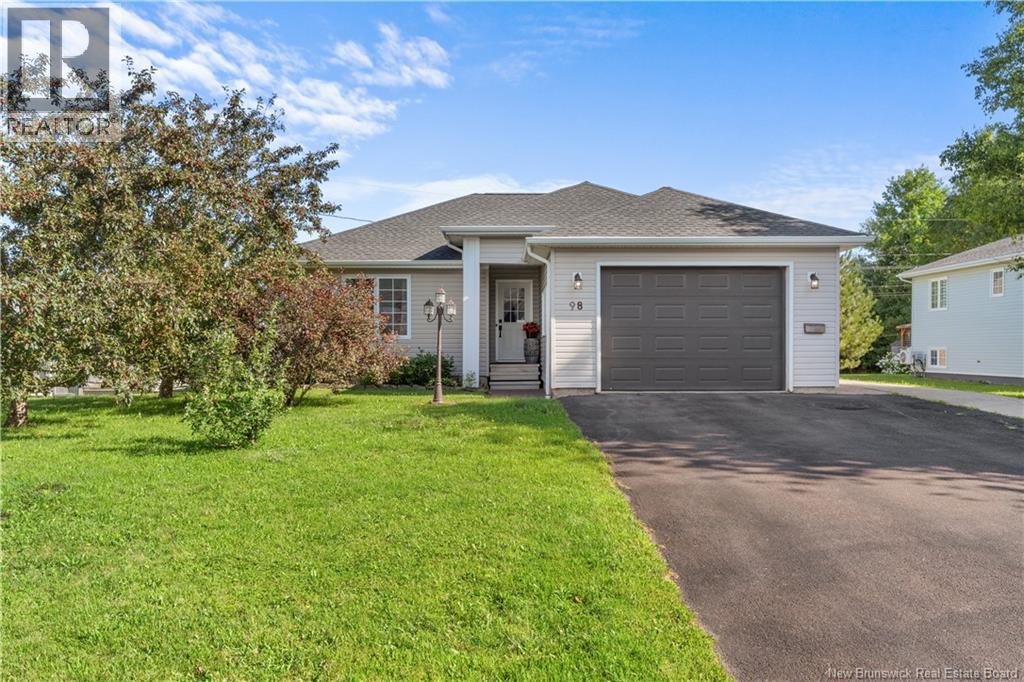 98 Airview Property Photo 1