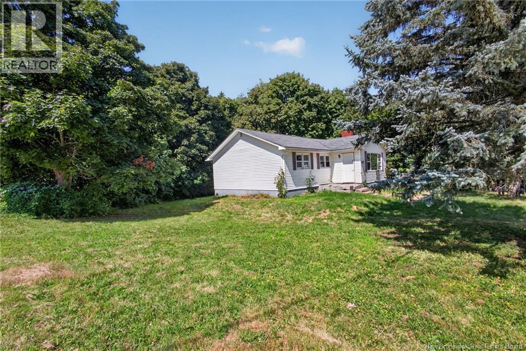 109 Chesswood Drive Property Photo 3
