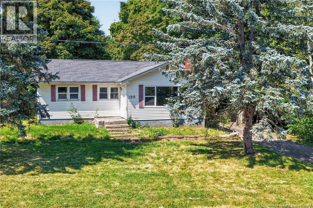 109 Chesswood Drive Property Photo 4