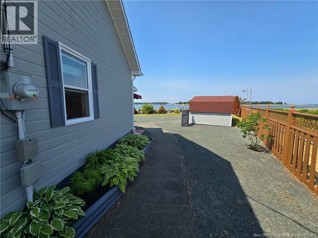 25 Bayshore Property Photo 10