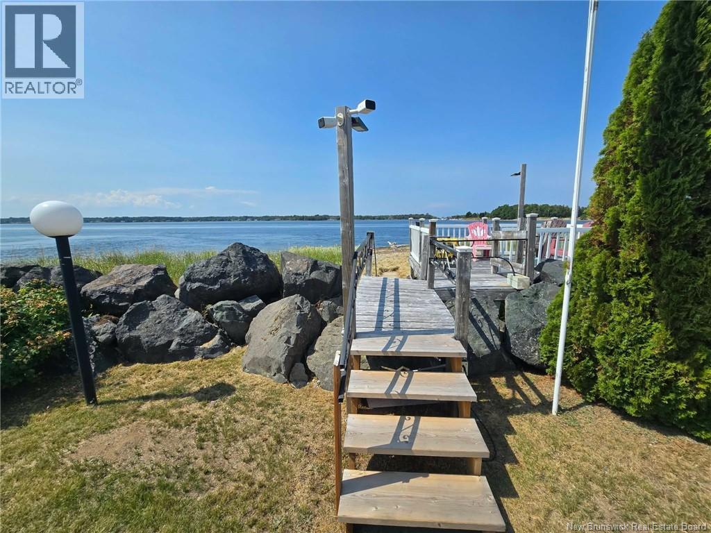 25 Bayshore Property Photo 24