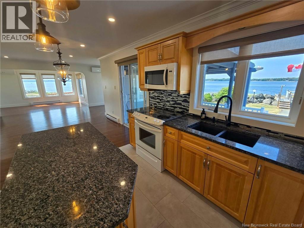 25 Bayshore Property Photo 31