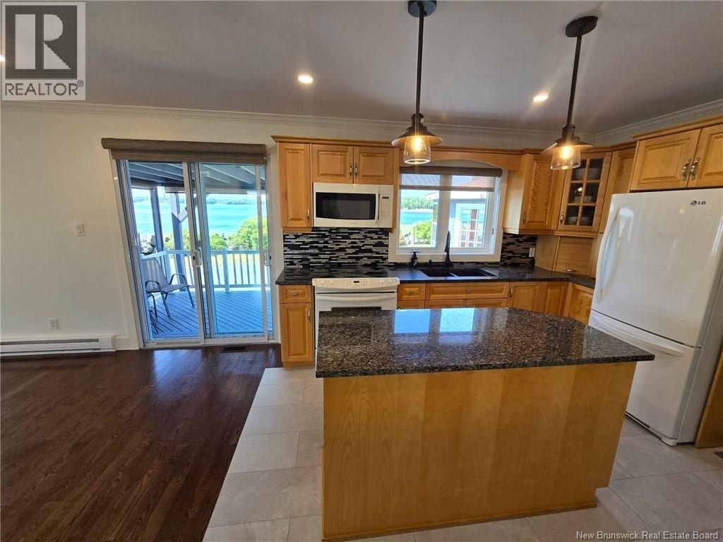25 Bayshore Property Photo 34