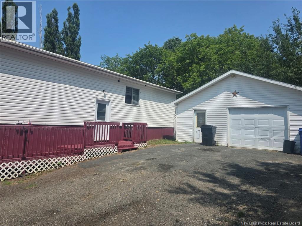 1063 Tower Hill Property Photo 2