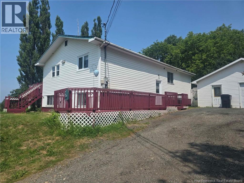 1063 Tower Hill Property Photo 3