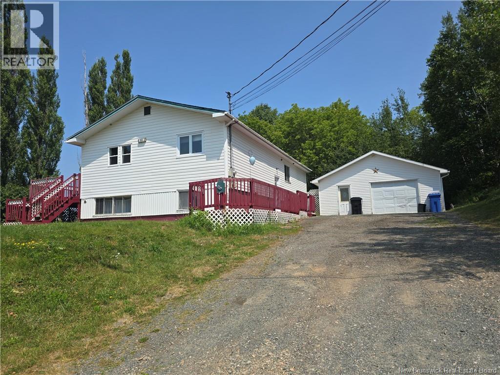 1063 Tower Hill Property Photo 4
