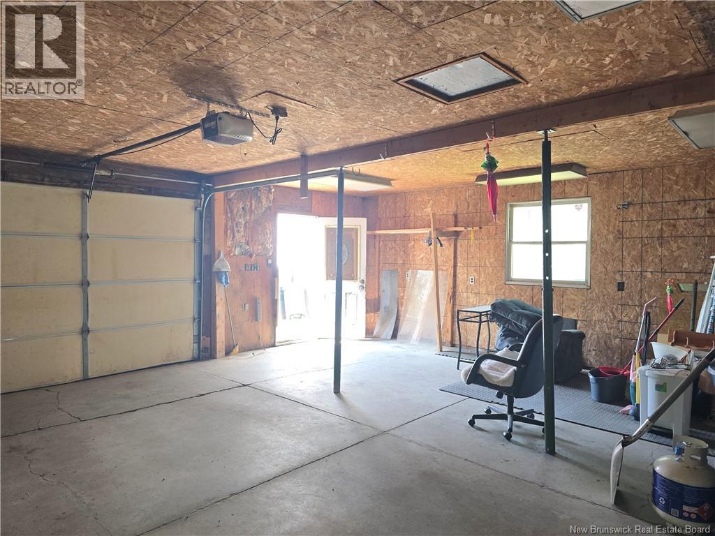 1063 Tower Hill Property Photo 7