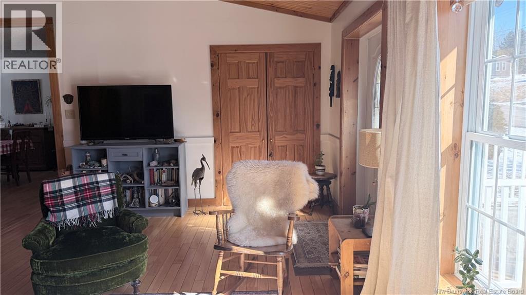217 Barrett Property Photo 5