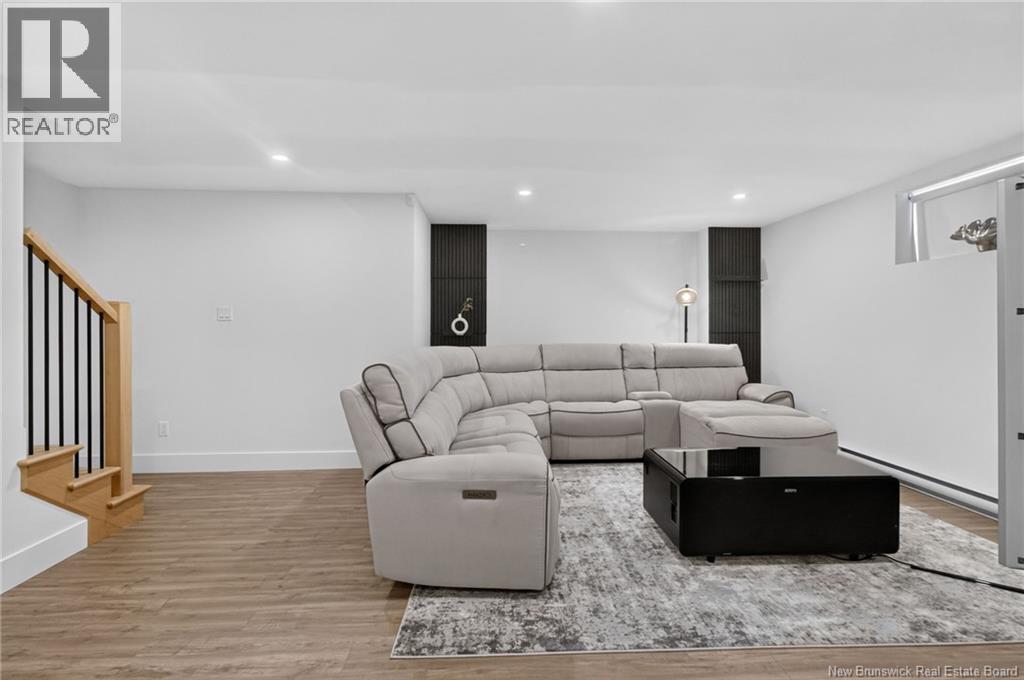 32 Luxor Drive Property Photo 30