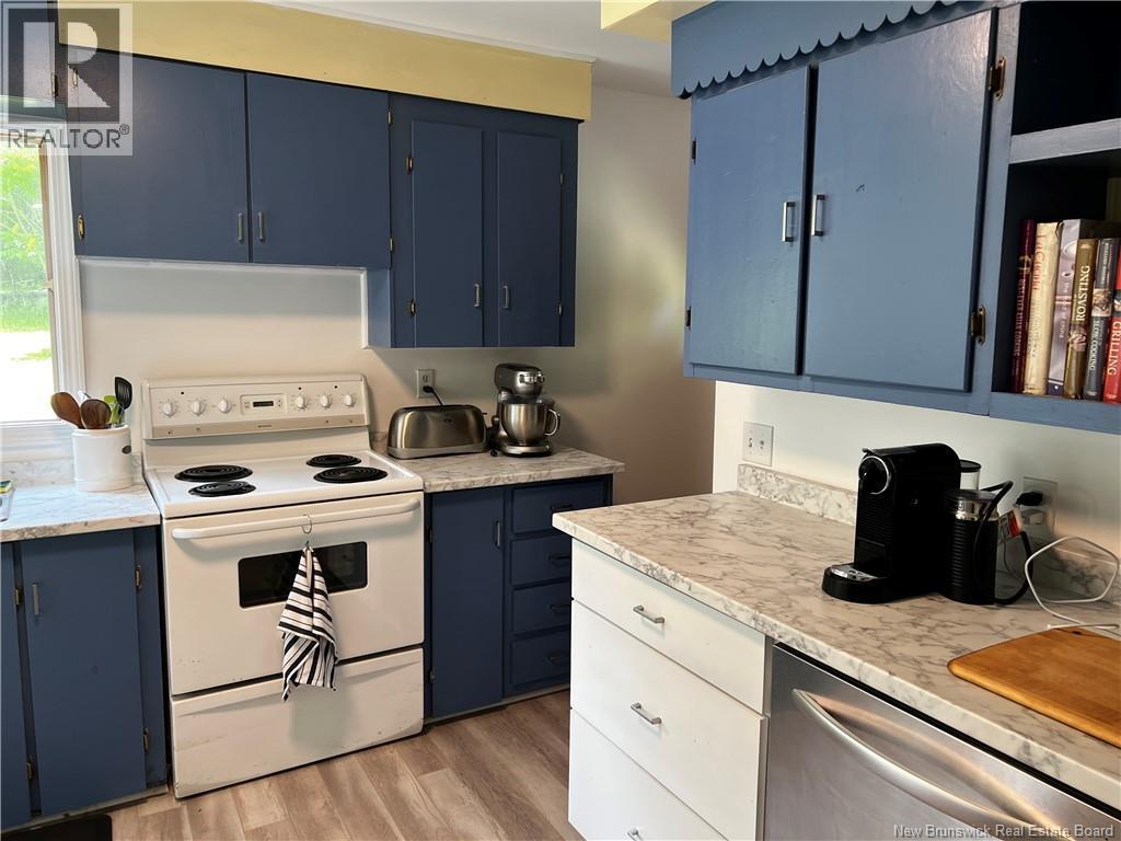 437 Northfield Avenue Property Photo 2