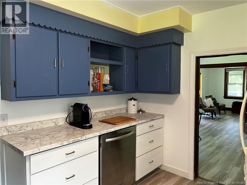 437 Northfield Avenue Property Photo 3