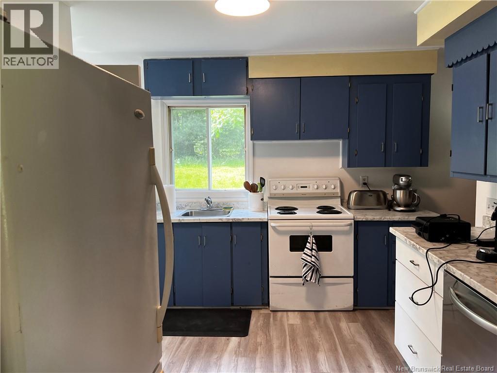 437 Northfield Avenue Property Photo 4