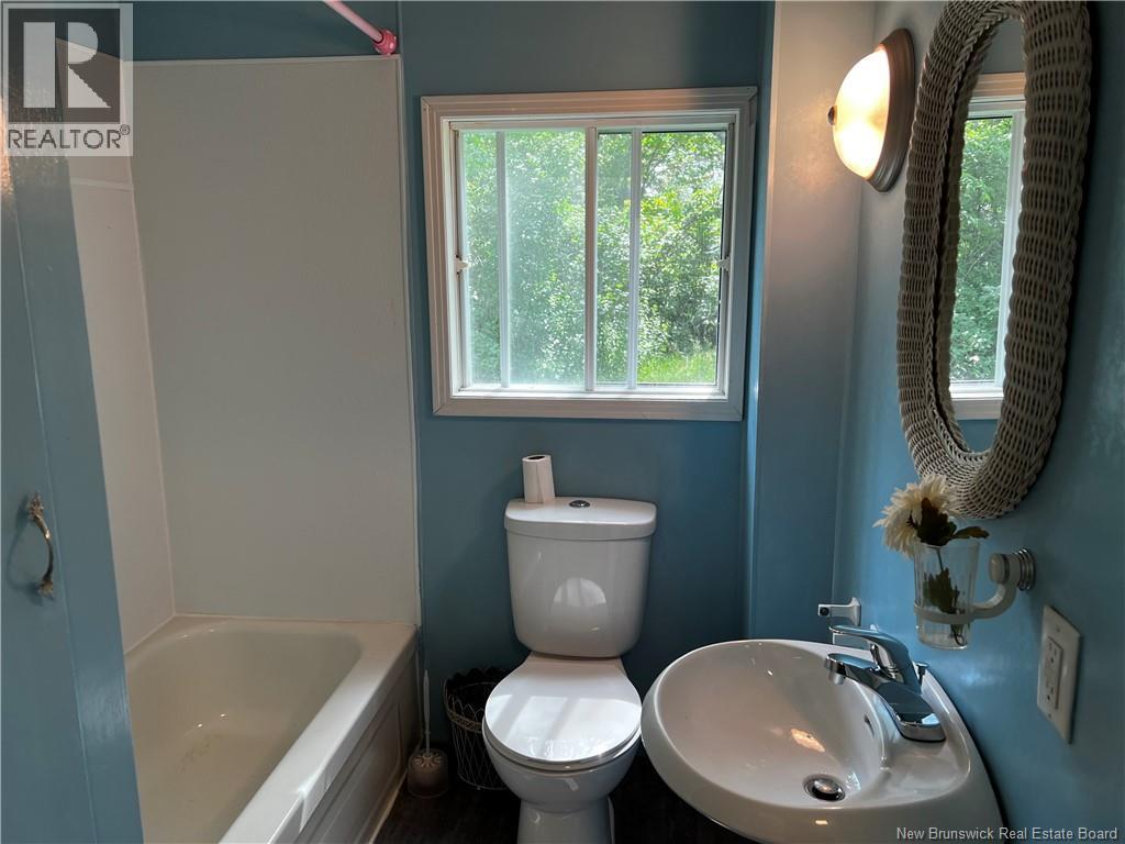 437 Northfield Avenue Property Photo 9