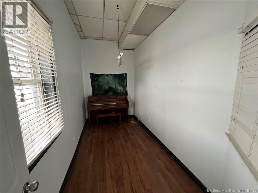 929 Perth Main Street Property Photo 8