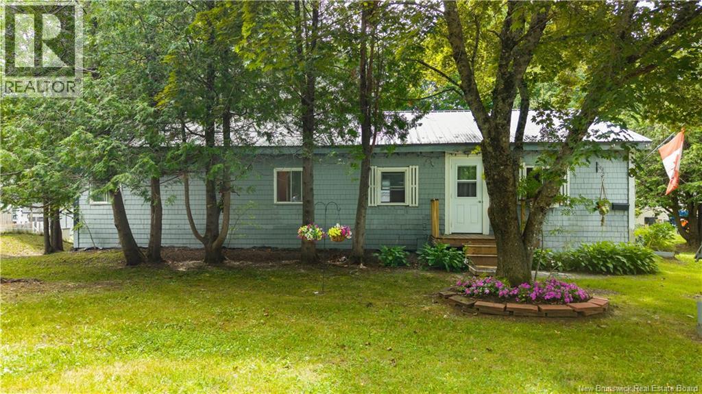 6 Parkwood Drive Property Photo 2