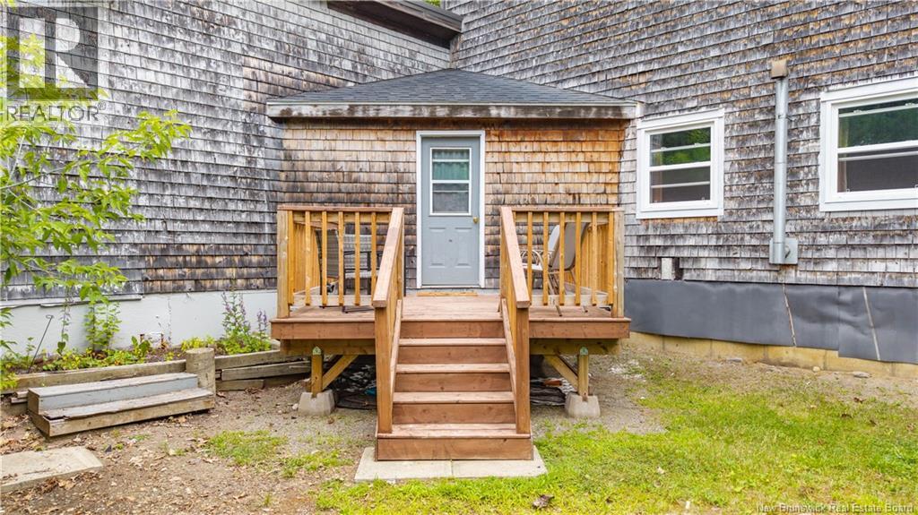 6 Parkwood Drive Property Photo 4