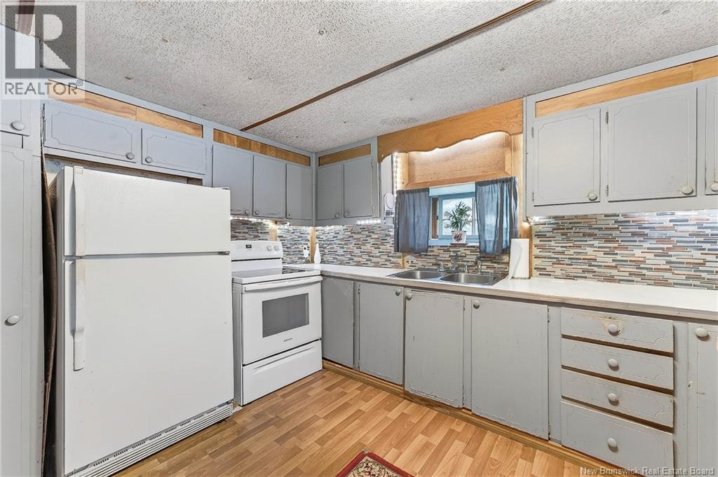 6 Parkwood Drive Property Photo 17