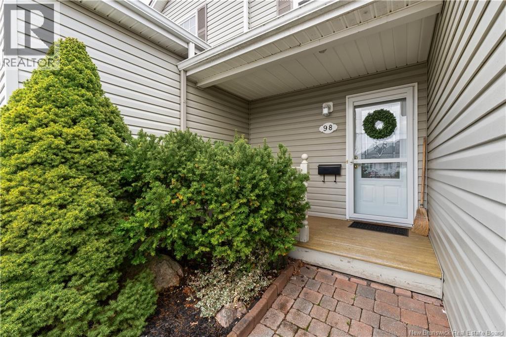 98 Firmin Crescent Property Photo 6