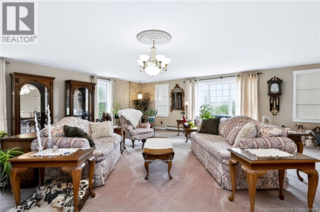 29 Hillhurst Property Photo 2