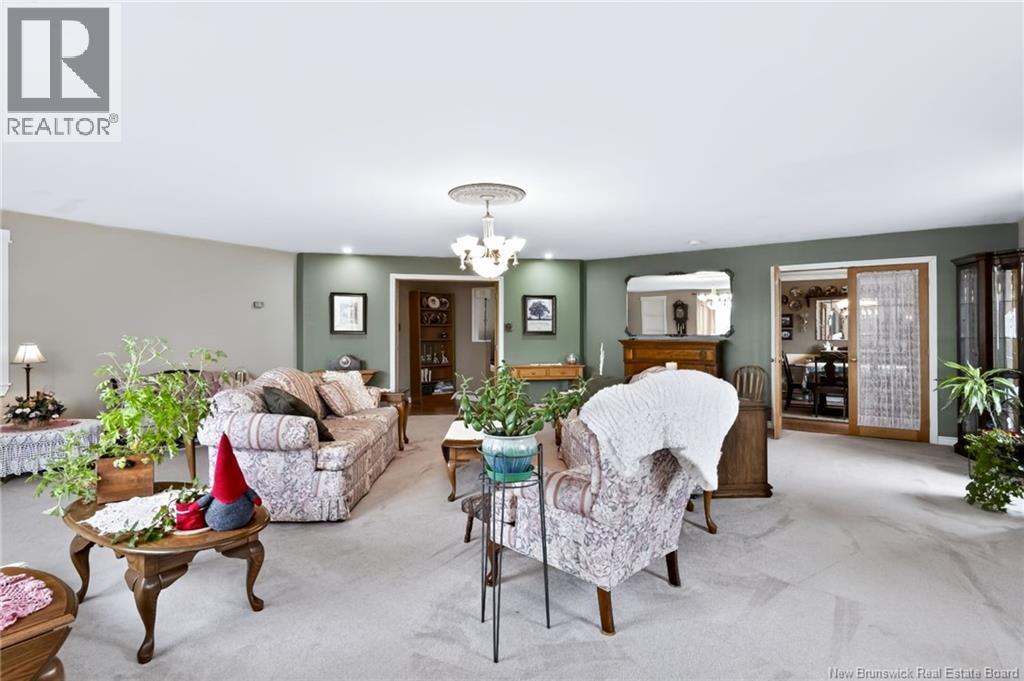 29 Hillhurst Property Photo 11