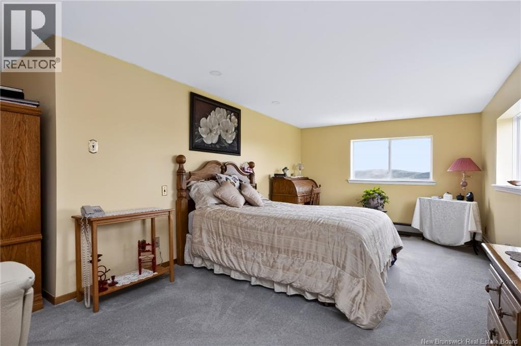 29 Hillhurst Property Photo 18