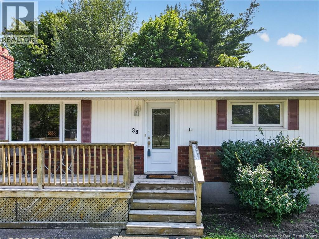 38 Lindsay Street Property Photo 6