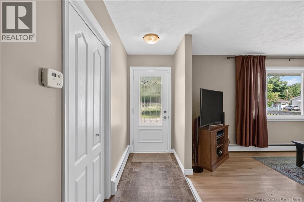 38 Lindsay Street Property Photo 7