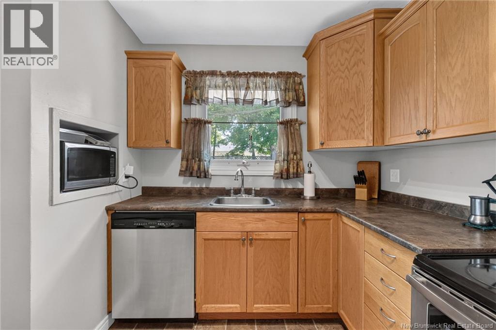 38 Lindsay Street Property Photo 18