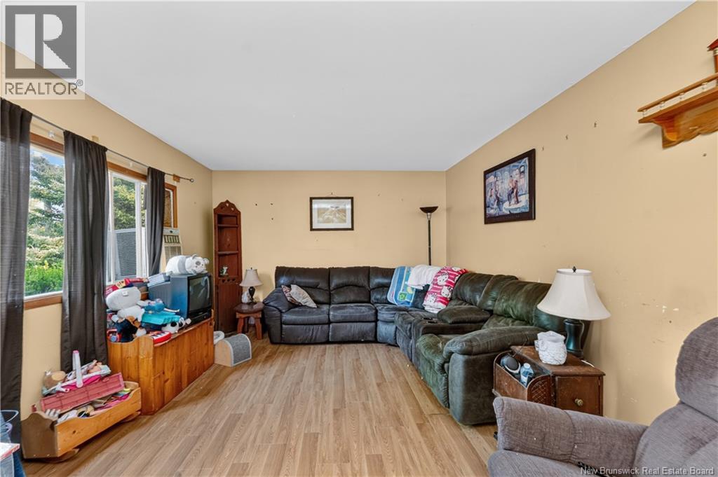 253 Callowhill Road Property Photo 3