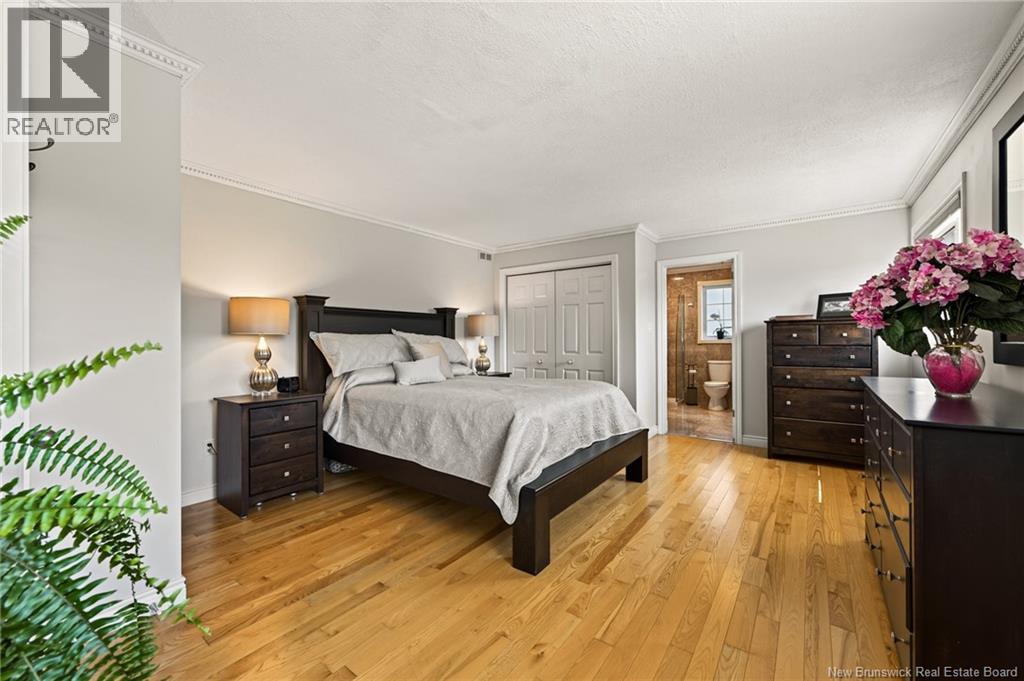 338 Vanier Property Photo 22