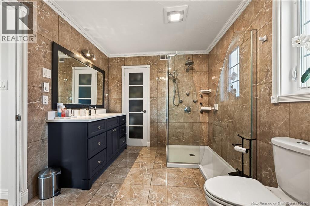 338 Vanier Property Photo 23