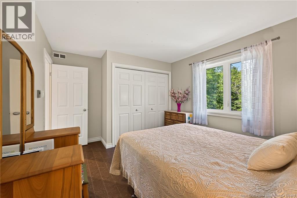 338 Vanier Property Photo 28