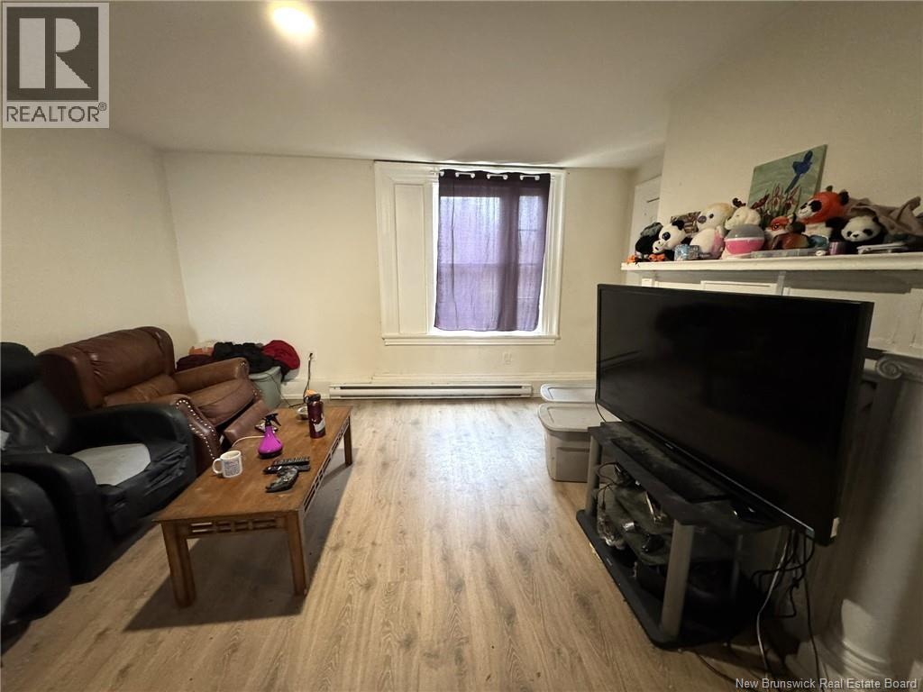 290 King St W Property Photo 9