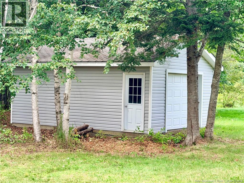 33 Amy Street Property Photo 42