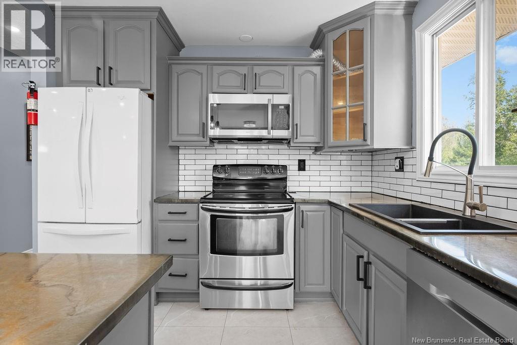 402 Marguerite Street Property Photo 15