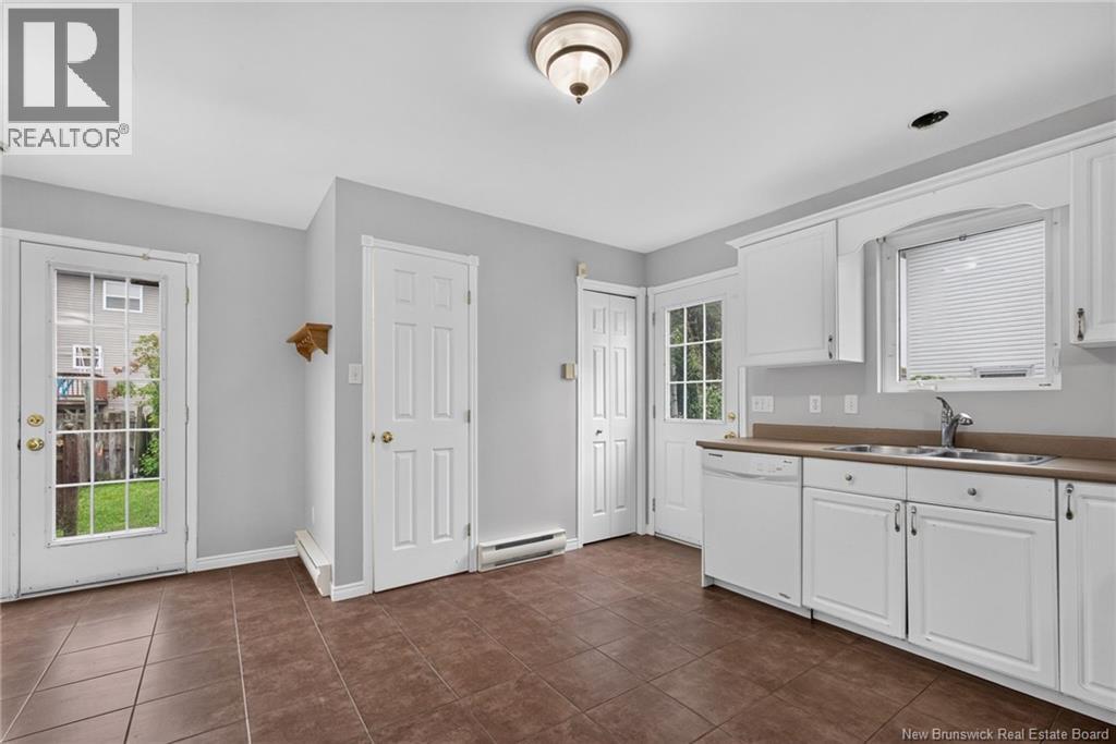 264 Glencairn Property Photo 14