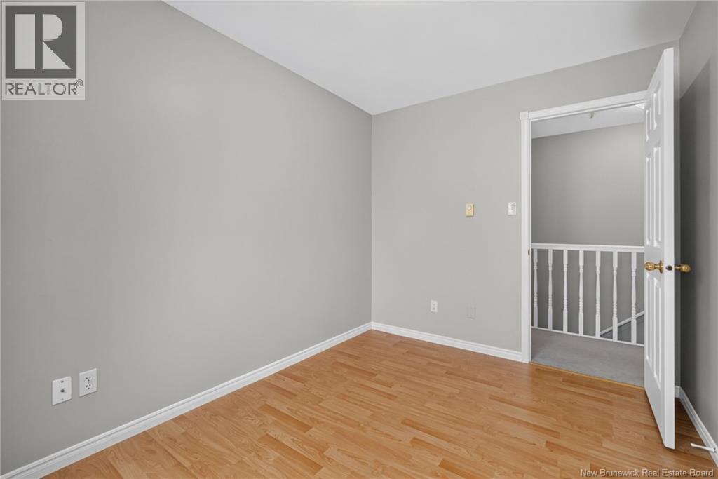 264 Glencairn Property Photo 33
